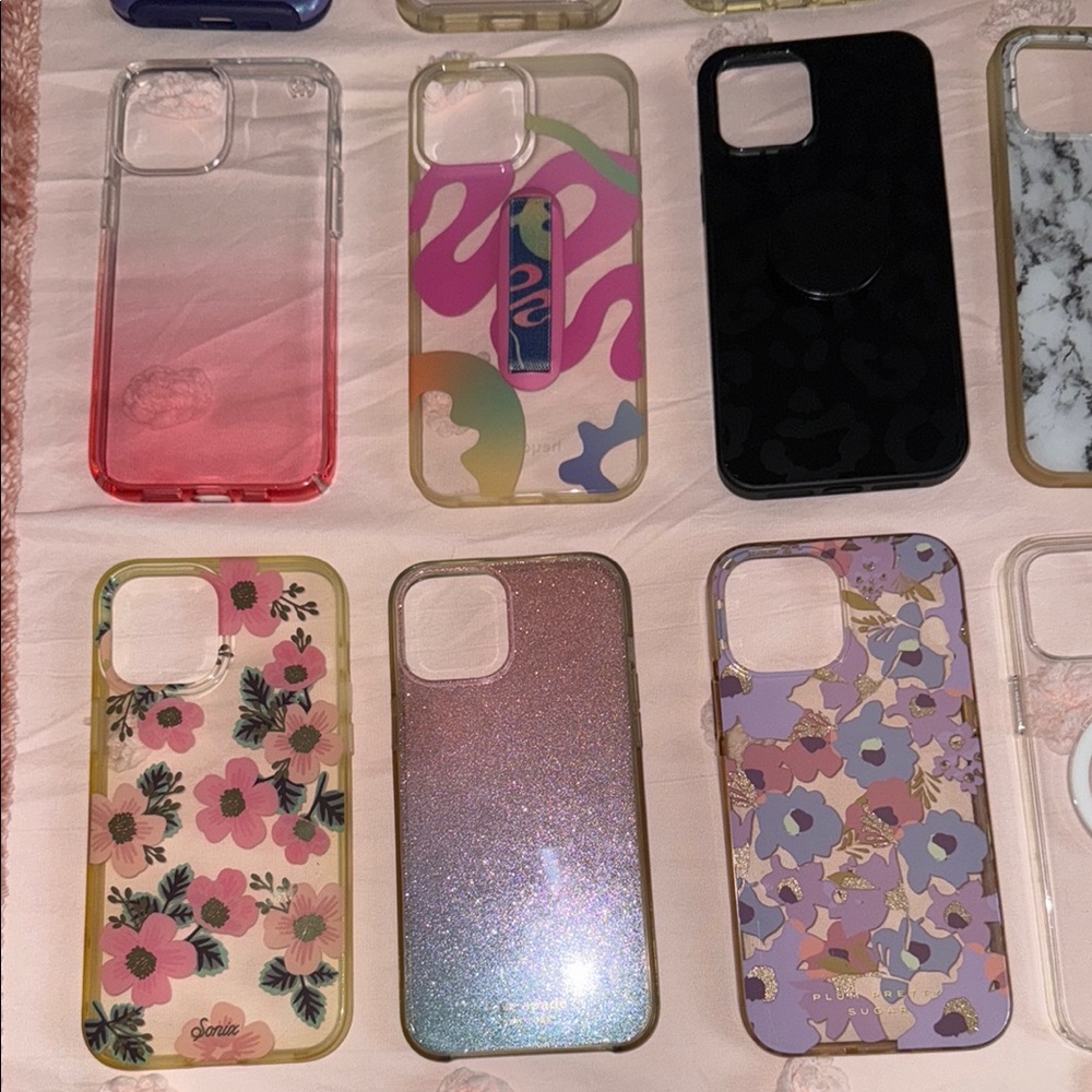 Assorted iPhone 12 Pro Max Case Set - Picture 3 of 6